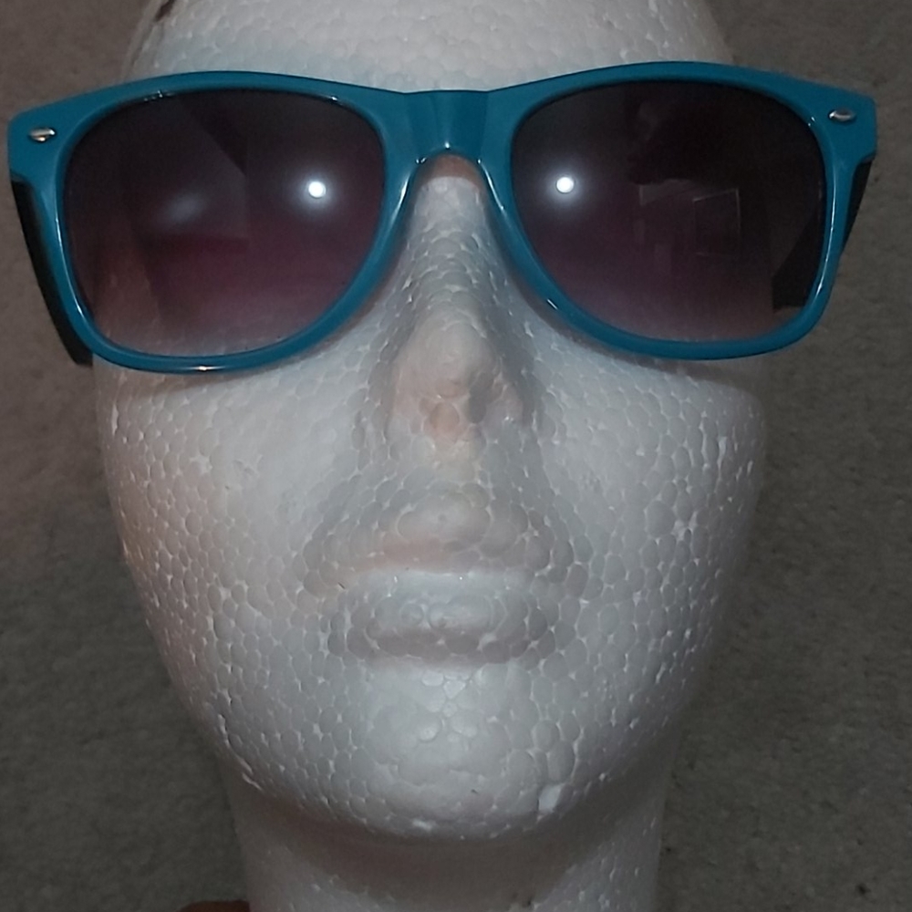 Sunglasses - Picture 9 of 16